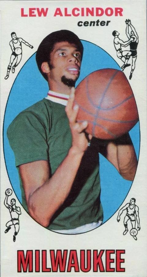 1969 Topps Lew Alcindor (Kareem Abdul-Jabbar) Rookie Card #25